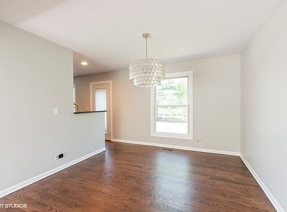 4th image of 1132 Garfield Ave