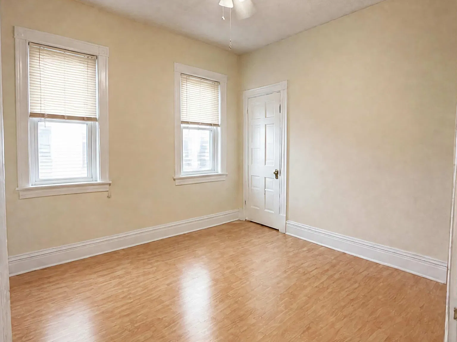 3 bed, 1000 sqft, $4,000 — Photo 4