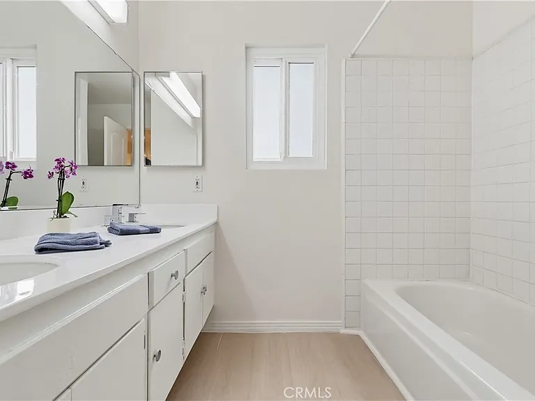 18102 Hatteras St — Photo 27