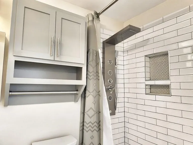 2529 E Admiral Pl #A — Photo 34