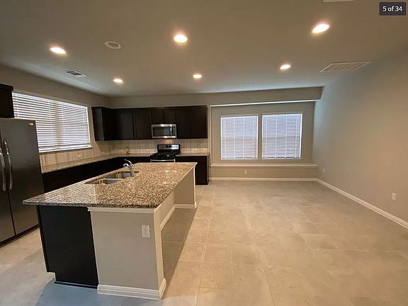 5th image of 428 S Brook Dr