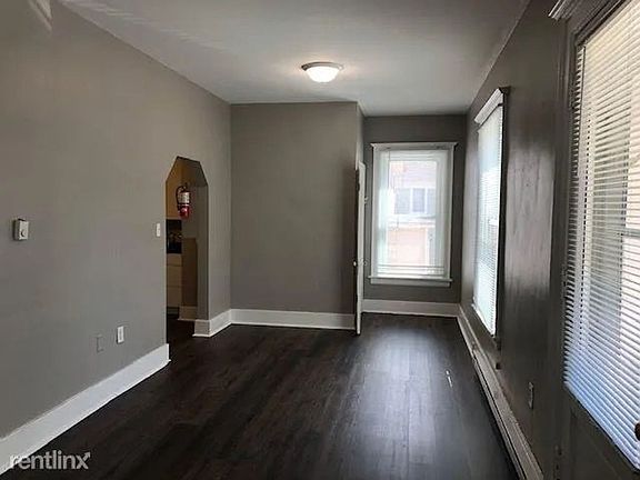 2nd image of 625 E Burlington St #3