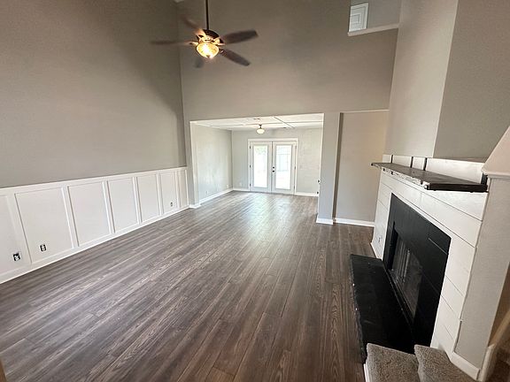 3rd image of 218 Crystal Knoll Blvd