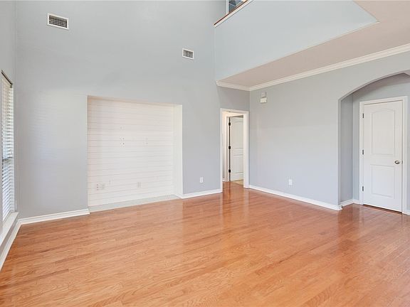 5th image of 3715 Bridle Ct