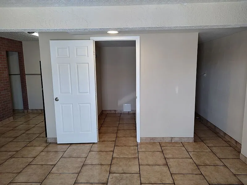 Studio, 600 sqft, $900 — Photo 2