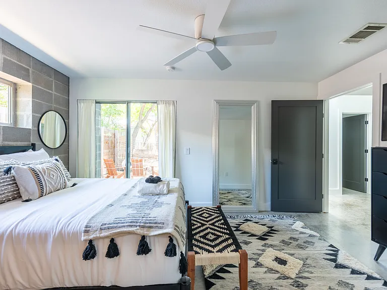 2202 Santa Rosa St — Photo 15