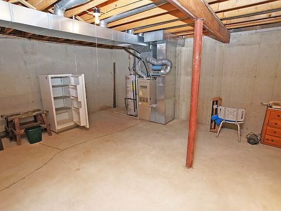 3rd image of 20 Carriage Ln #20