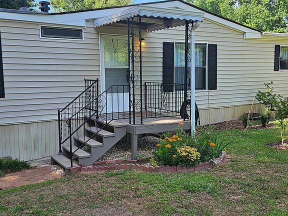 2nd image of 3366 Shoreland Dr