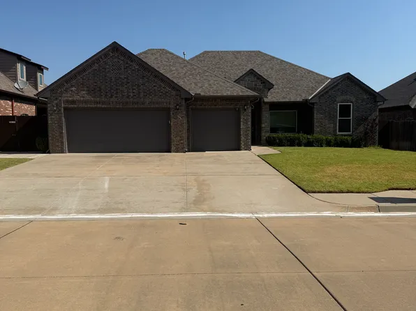 5409 Painted Pony Rd, Warr Acres, OK 73132