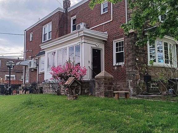 3rd image of 838 Glenview St