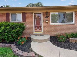 26551 Collingwood St, Roseville, MI 48066