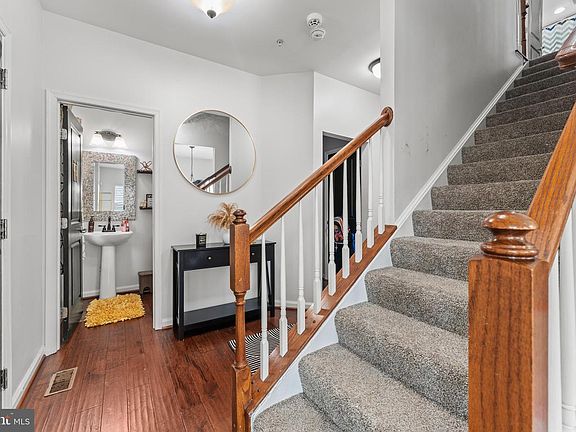 4th image of 3433 Linden Grove Dr