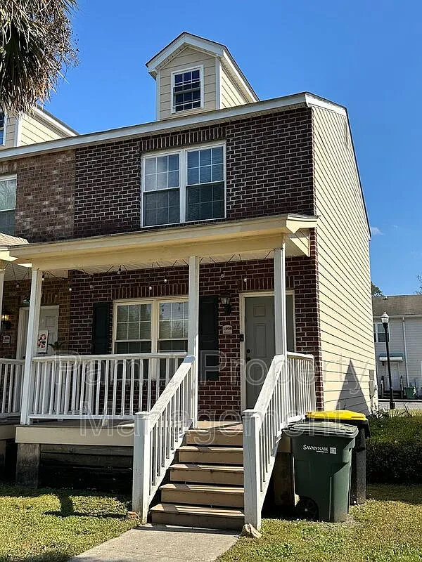 2 bed, 2.5 bath, 1056 sqft, $1,750 — Photo 2