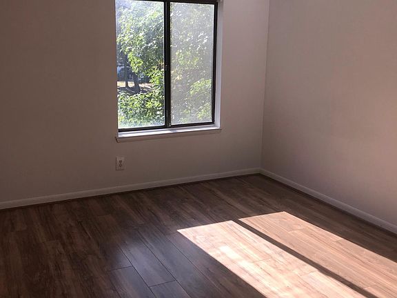 3rd image of 3101 S Manchester St APT 213