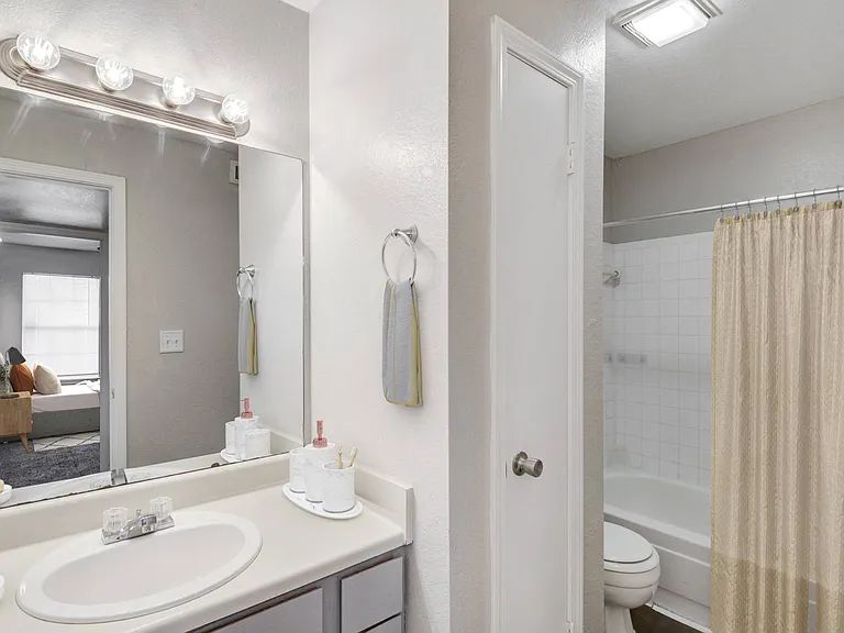 Fountainhead Apartments — Photo 12