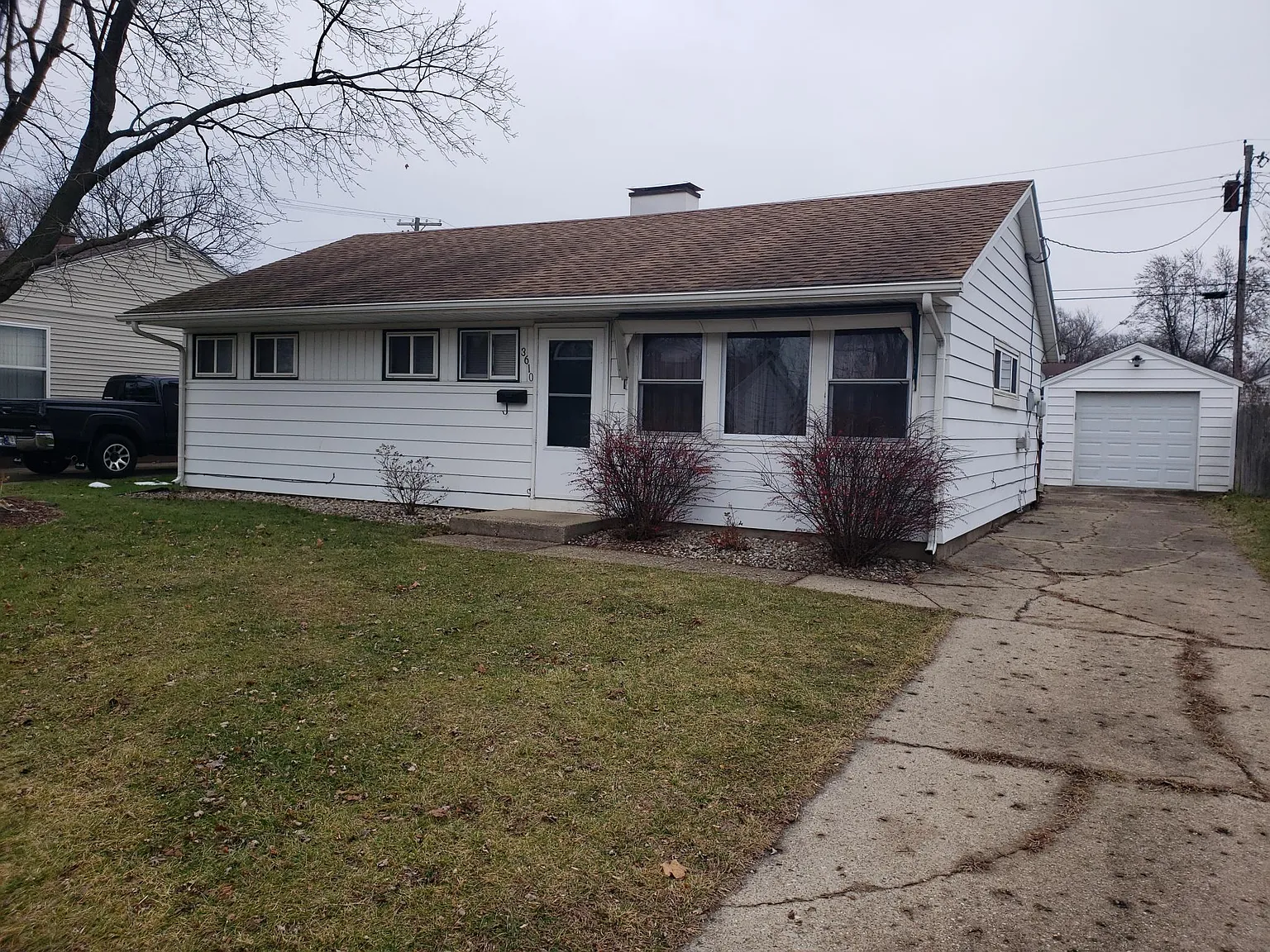 3610 Whitcomb Ave photo 1