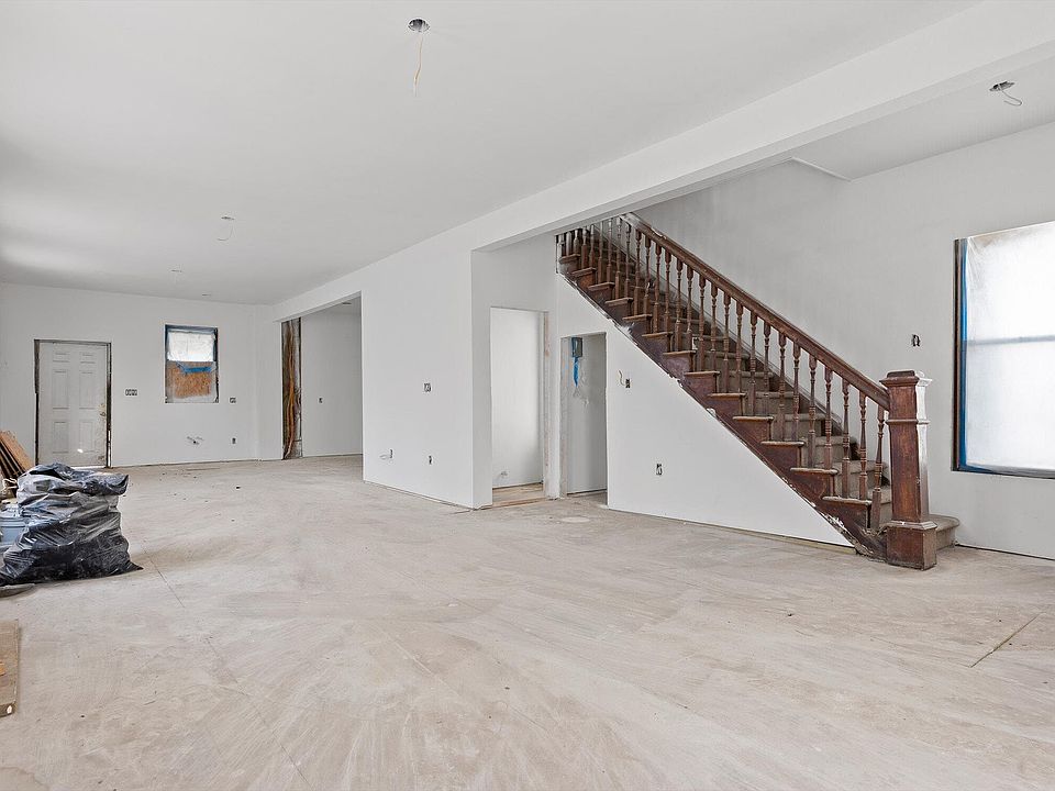 1st image of 809 Fairview Ave