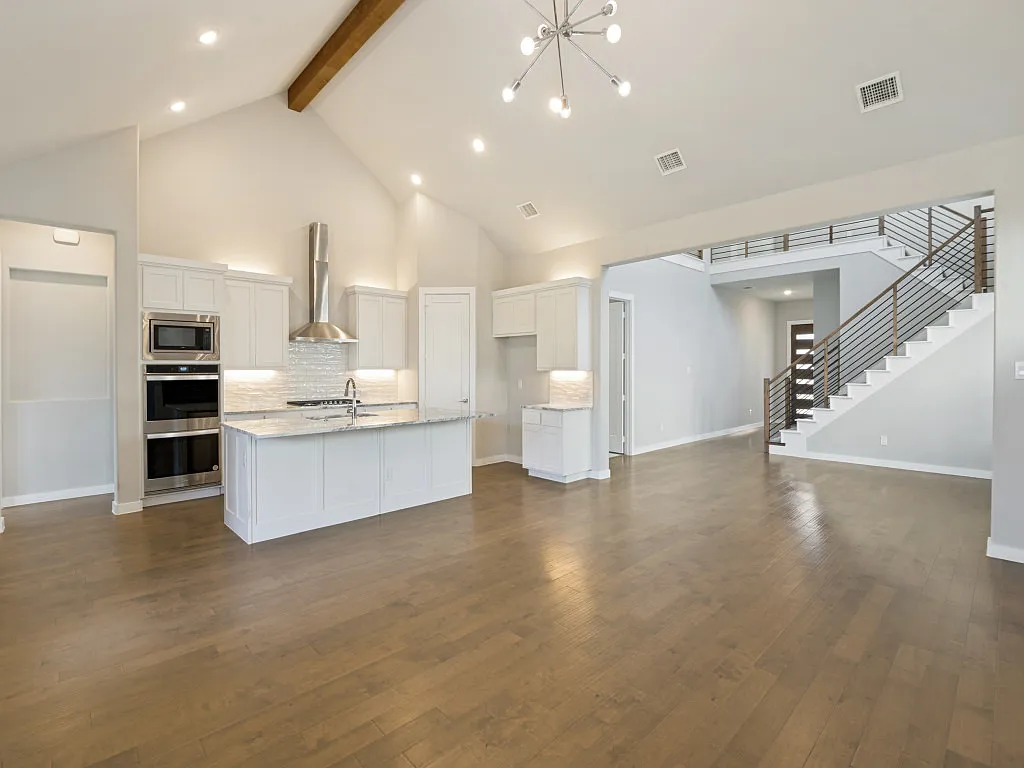 4 bed, 2846 sqft, $4,600 — Photo 2