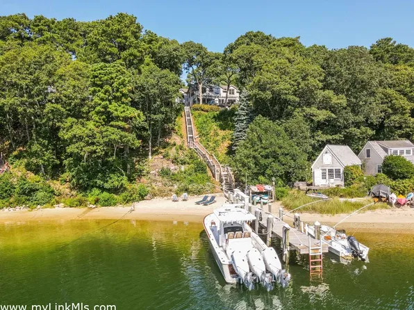 20 Sunnyside Ave, Tisbury, MA 02568