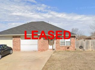 305-307 E. Asher Ct., Rogers, AR 72758