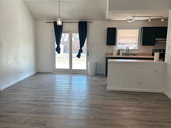 4th image of 320 Juniper St