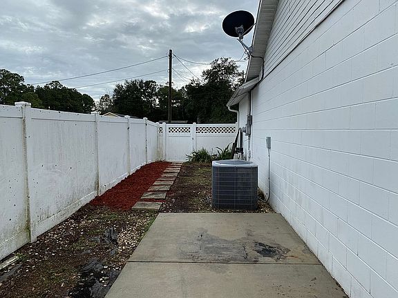 3rd image of 2290 Haulover Blvd