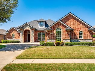 7033 Ridge Crest Dr, North Richland Hills, TX 76182