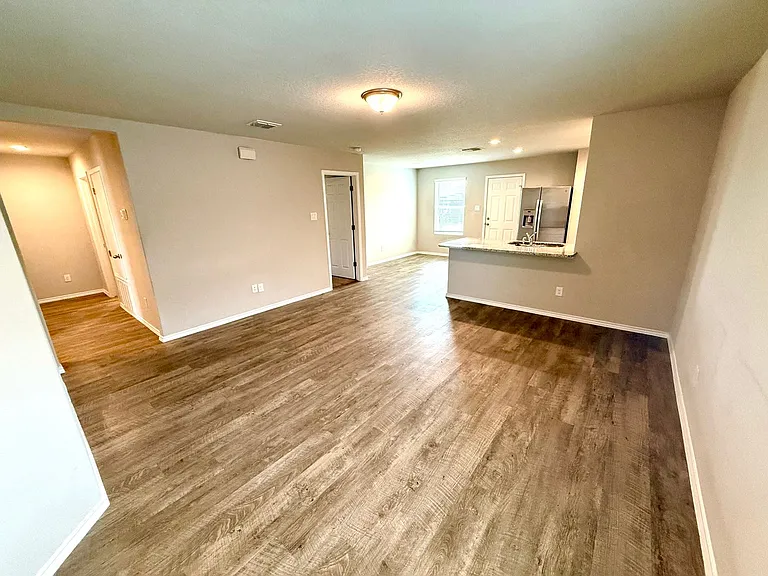 7614 Crestway Rdg — Photo 3