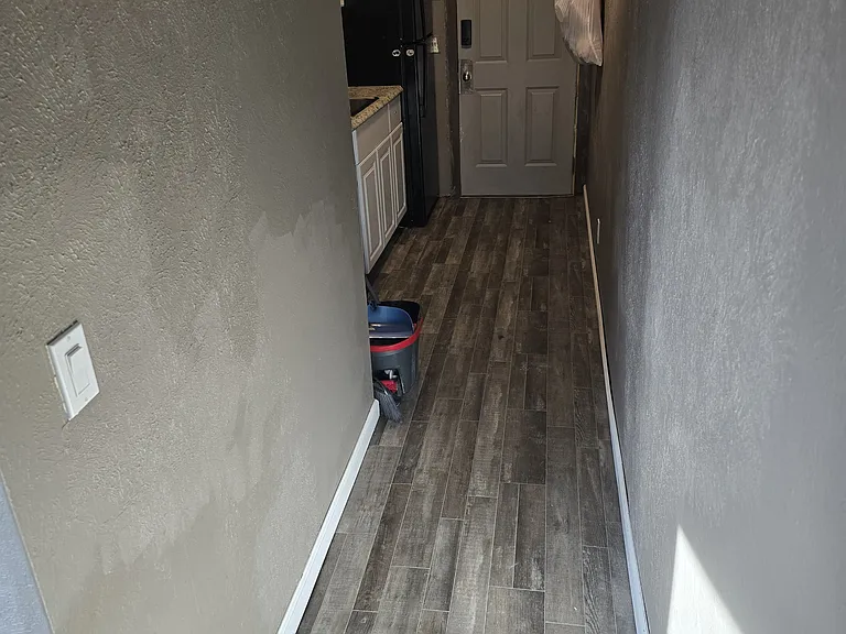 216 S Cavin St #8 — Photo 5