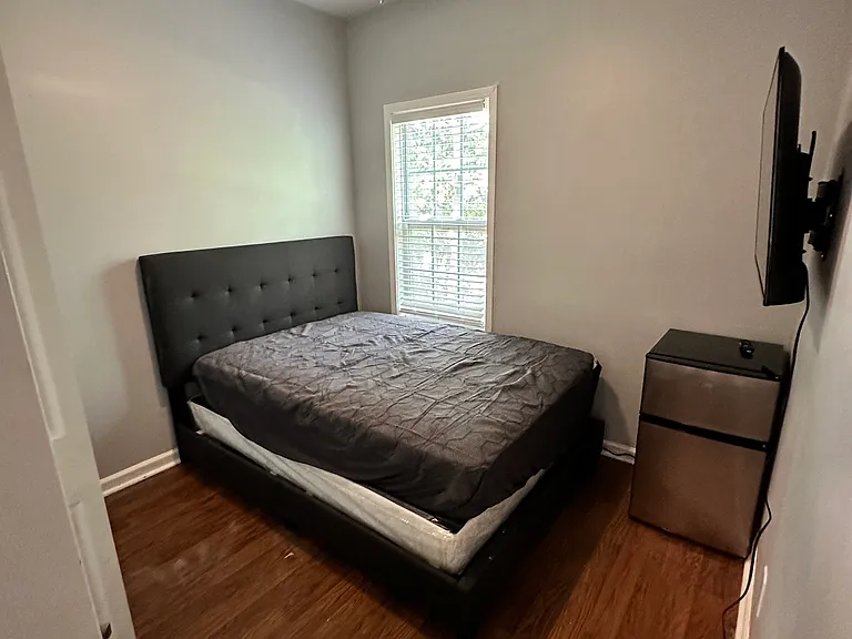 537 Cedar Ave NW — Photo 9
