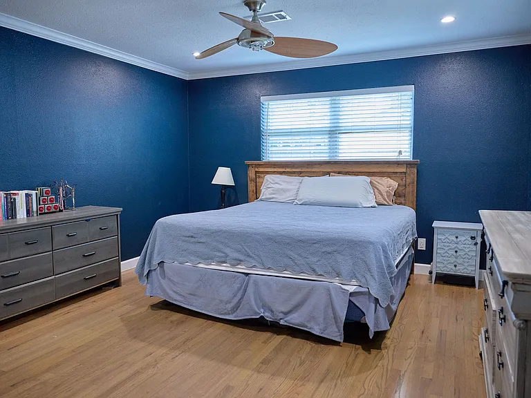 10211 Hazelhurst Dr — Photo 20