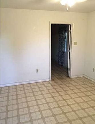 2nd image of 405 E San Pedro St