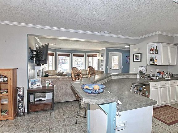 5th image of 5016 E 34th St