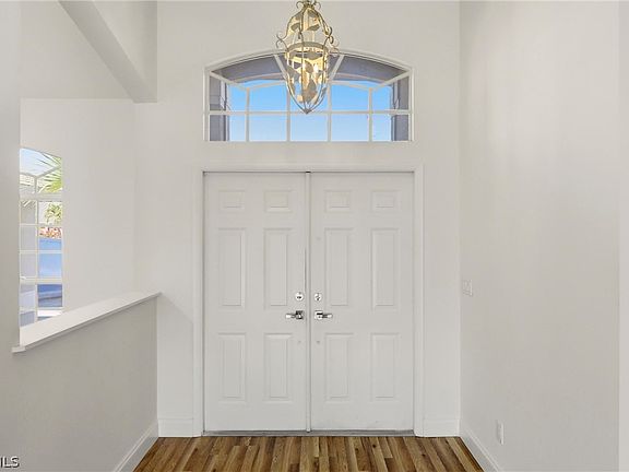 4th image of 410 SE 7th St