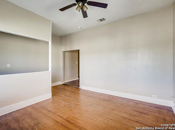 5th image of 1418 Bailey Ave