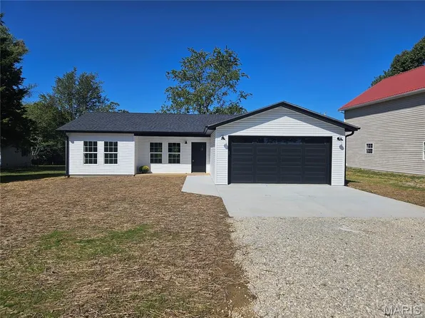 610 York St, Crocker, MO 65452