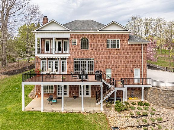 4th image of 1454 Lakepointe Dr