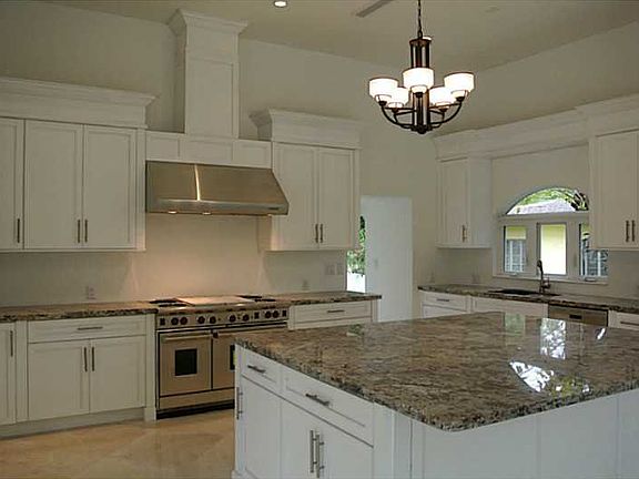 5th image of 4401 University Dr