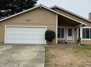 135 Harbour Dr, El Granada, CA