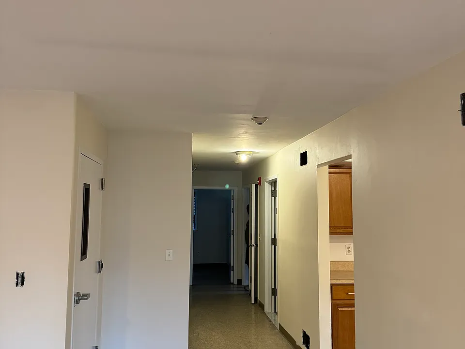 Building Photo 4