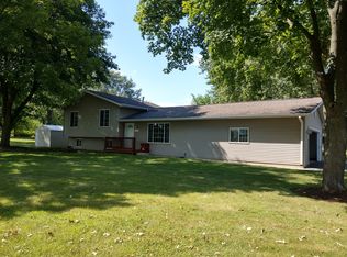 7702 Howe Rd, Wonder Lake, IL 60097