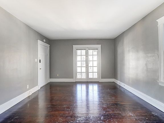 2nd image of 3640 Besuden Ct APT 6