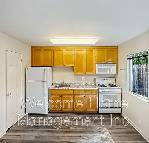 1436 Henry St #A — Photo 7