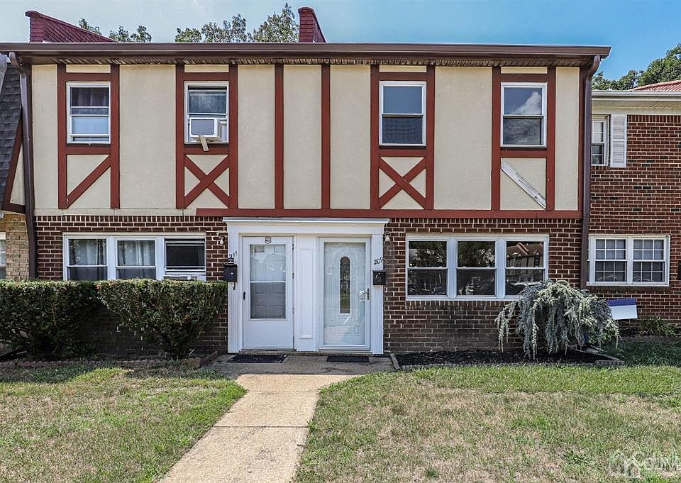 1st image of 209 Briar Mills Dr