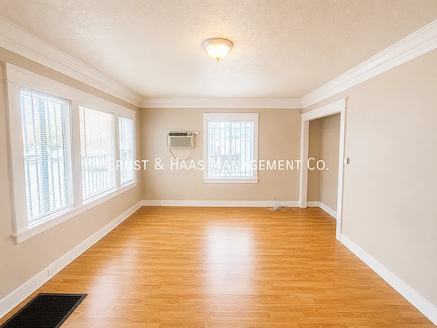Lovely 1-Bedroom Home with Fenced Yard and 1-Car Garage! *HOLD — Photo 3