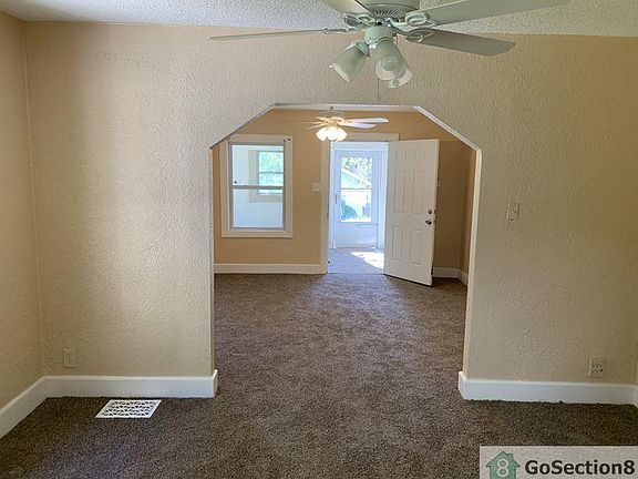 3rd image of 3806 E 40th St