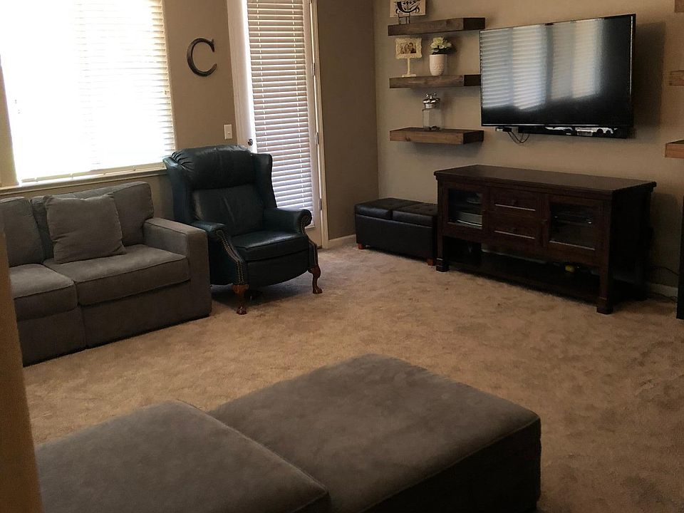 2nd image of 523 E Sierra Ave