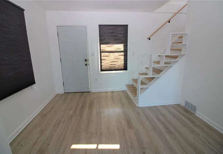 1629 Glenbrook Ave — Photo 8