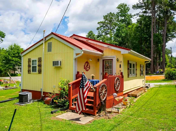 124 Landing Rd, Prosperity, SC 29127