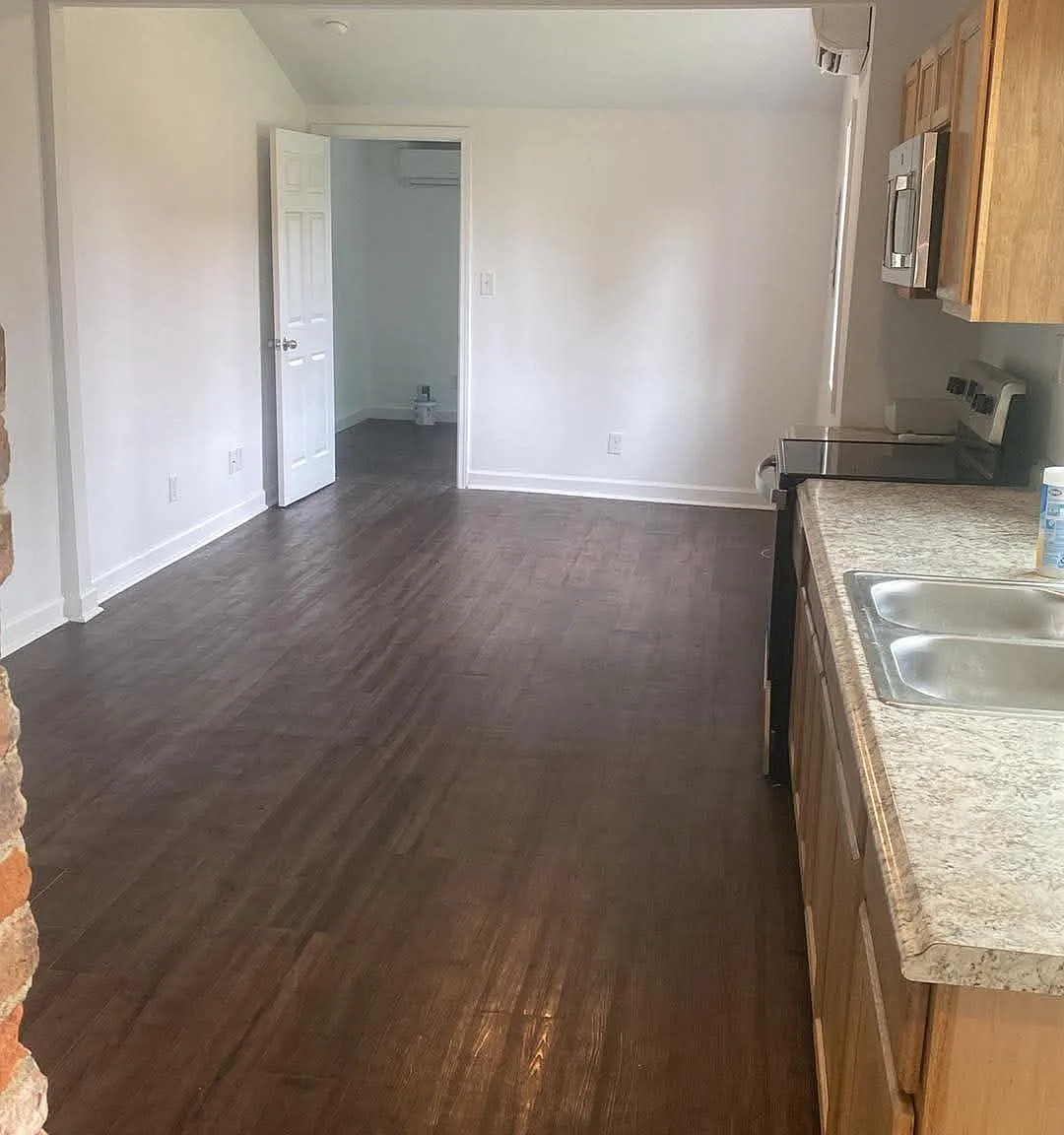 3 bed, 1000 sqft, $1,500 — Photo 2